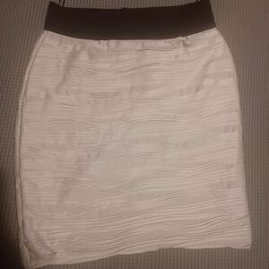 Elegant White Textured Skirt